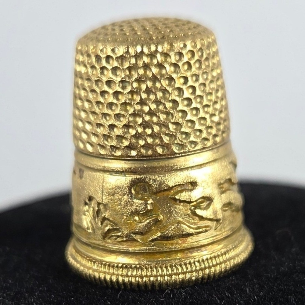 Vintage Gold Tone Embossed Thimble Ducks Landscape Nature Collectible Sewing